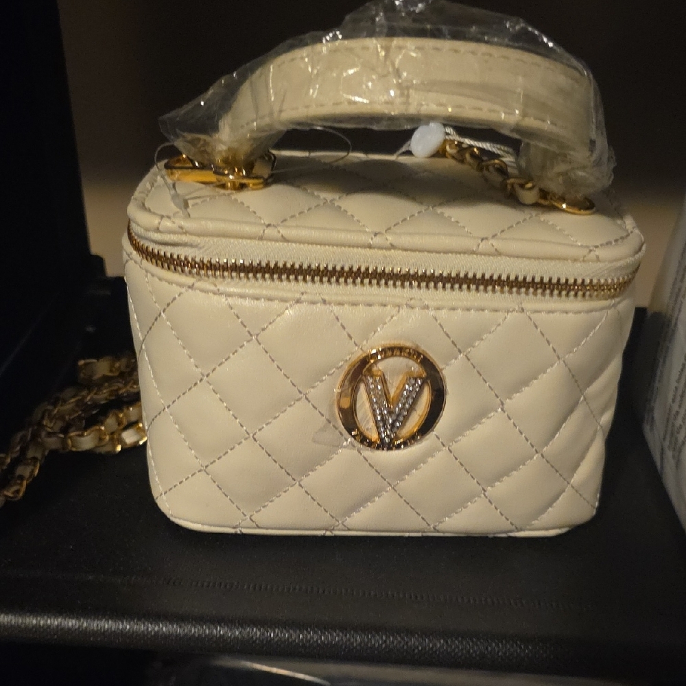 Elegant Cream Quilted Handbag